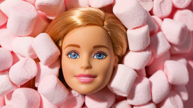 A magia da Barbie: como ela inspira gerações de crianças e adultos até hoje